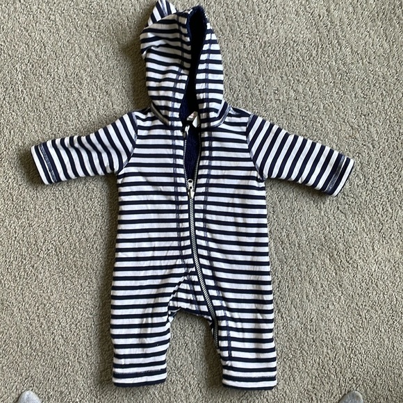 Hanna Andersson 3-6 month fleece hooded one piece - Picture 1 of 3